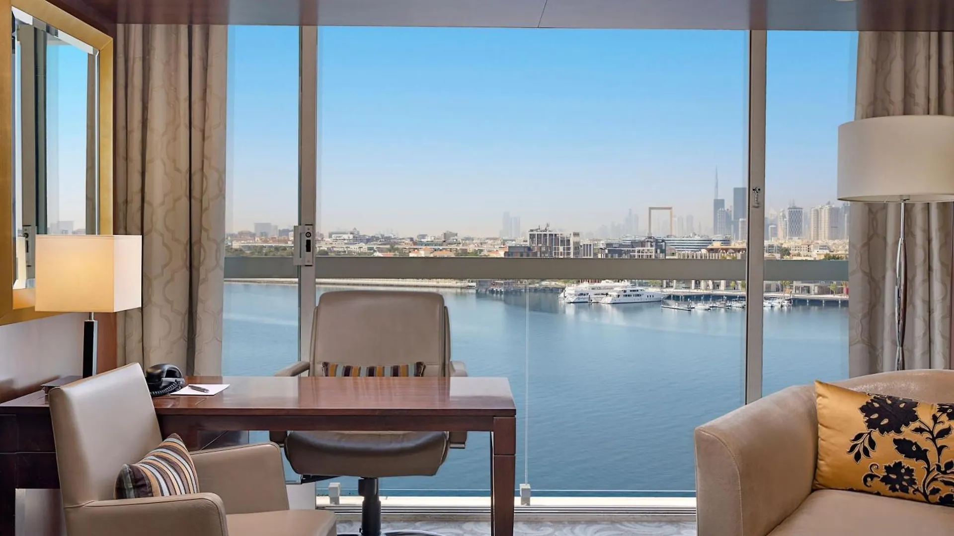 Sheraton Dubai Creek Hotel & Towers