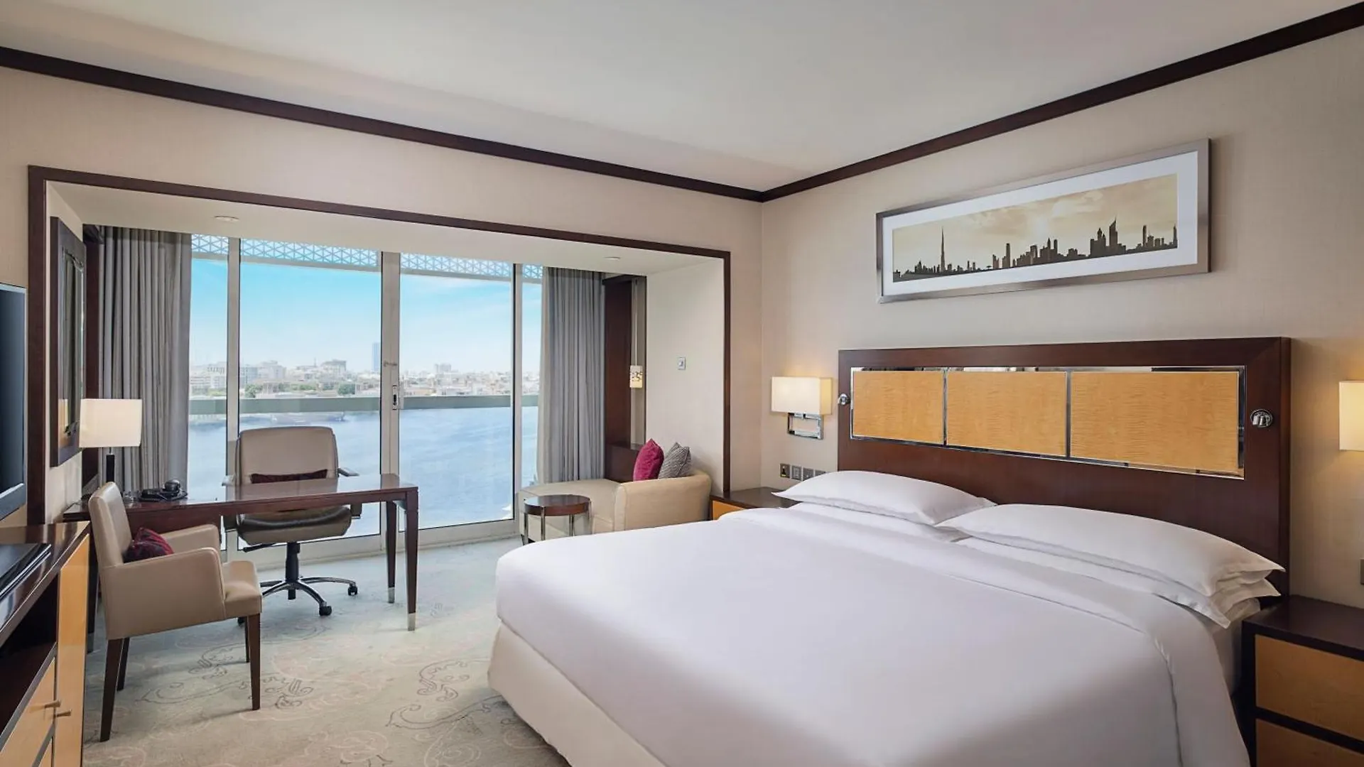 Sheraton Dubai Creek Hotel & Towers