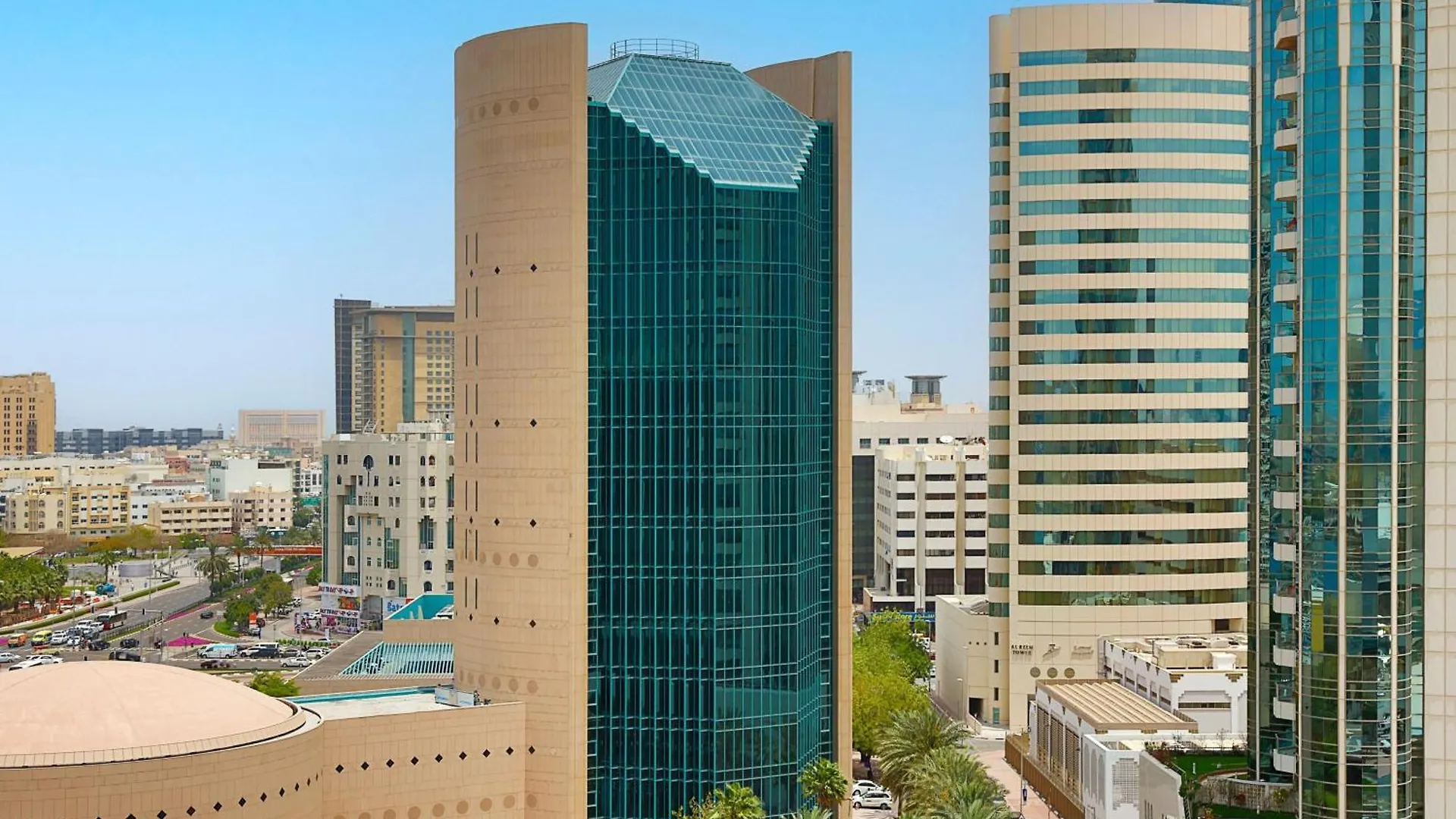 Sheraton Dubai Creek Hotel & Towers