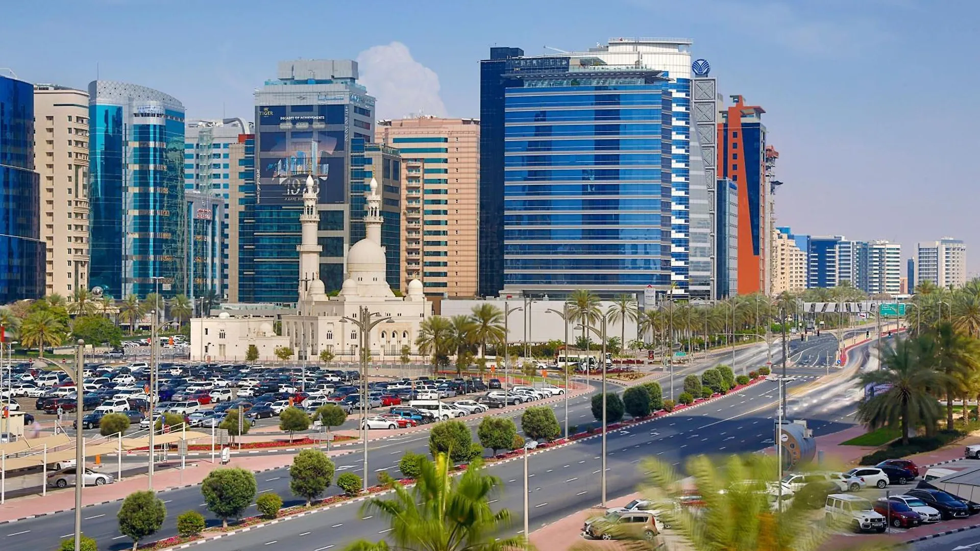Sheraton Dubai Creek Hotel & Towers